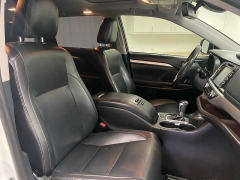 Used 2019 Toyota Highlander 4d SUV FWD XLE at Ideal Cars Llc near Mesa, AZ