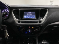 Used 2021  Hyundai Accent SE Sedan IVT at Ideal Cars Llc near Mesa&comma; AZ