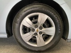 Used 2017  Chevrolet Cruze 4d Sedan LS Auto at Ideal Cars Llc near Mesa&comma; AZ