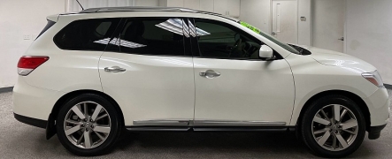 Used 2015  Nissan Pathfinder 4d SUV 4WD Platinum at Ideal Cars Llc near Mesa&comma; AZ
