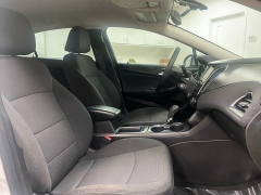 Used 2018  Chevrolet Cruze 4d Sedan LT Auto at Ideal Cars Llc near Mesa&comma; AZ