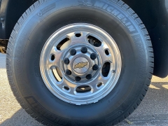 Used 2004  Chevrolet Silverado 2500 2WD Crew Cab HD LT at Ideal Cars Llc near Mesa&comma; AZ