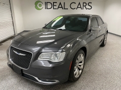  2017 Chrysler 300C 4d Sedan RWD V6 at Ideal Cars Llc near Mesa&comma; AZ