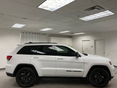 Used 2020  Jeep Grand Cherokee 4d SUV 2WD Laredo at Ideal Cars Llc near Mesa&comma; AZ