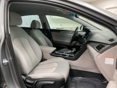 Used 2017  Hyundai Sonata Plug-In Hybrid 4d Sedan at Ideal Cars Llc near Mesa&comma; AZ