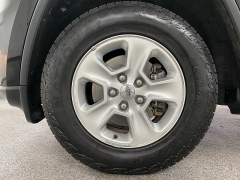 Used 2017  Jeep Grand Cherokee 4d SUV 4WD Laredo at Ideal Cars Llc near Mesa&comma; AZ