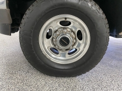 Used 2002 Ford Super Duty F-350 4WD Crew Cab XLT SRW at Ideal Cars Llc near Mesa, AZ