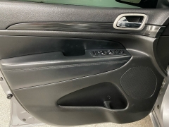 Used 2020  Jeep Grand Cherokee 4d SUV 2WD Laredo Altitude at Ideal Cars Llc near Mesa&comma; AZ