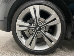 Used 2016  Hyundai Veloster 3d Coupe Auto at Ideal Cars Llc near Mesa&comma; AZ