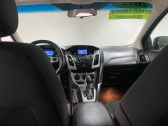 Used 2014  Ford Focus 4d Hatchback SE at Ideal Cars Llc near Mesa&comma; AZ