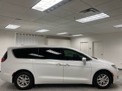 Used 2020 Chrysler Pacifica 4d Wagon Touring at Ideal Cars Llc near Mesa, AZ