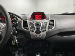 Used 2013  Ford Fiesta 4d Hatchback SE at Ideal Cars Llc near Mesa&comma; AZ