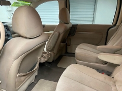 Used 2010  Kia Sedona 4d Wagon LX at Ideal Cars Llc near Mesa, AZ