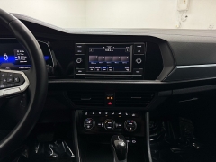 Used 2022  Volkswagen Jetta SE Auto at Ideal Cars Llc near Mesa&comma; AZ