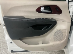 Used 2017  Chrysler Pacifica 4d Wagon Limited at Ideal Cars Llc near Mesa&comma; AZ