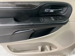 Used 2016  Dodge Grand Caravan 4d Wagon SE at Ideal Cars Llc near Mesa&comma; AZ