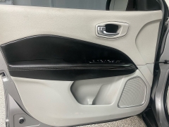 Used 2019  Jeep Compass 4d SUV FWD Latitude at Ideal Cars Llc near Mesa&comma; AZ