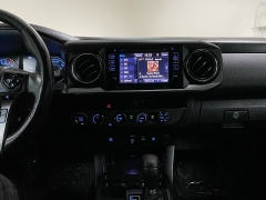 Used 2018  Toyota Tacoma 4WD Double Cab TRD Off-Road Auto at Ideal Cars Llc near Mesa&comma; AZ