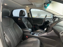 Used 2014  Ford Focus 4d Hatchback Titanium at Ideal Cars Llc near Mesa&comma; AZ