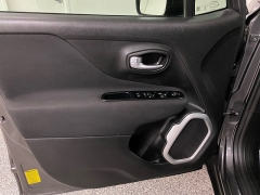 Used 2020  Jeep Renegade 4d SUV 4WD Latitude at Ideal Cars Llc near Mesa&comma; AZ