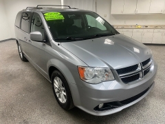 Used 2020  Dodge Grand Caravan 4d Wagon SXT at Ideal Cars Llc near Mesa&comma; AZ
