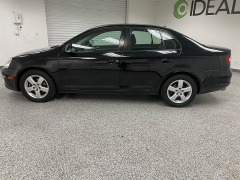 Used 2010 Volkswagen Jetta 4d Sedan 2.5 S Auto/PZEV at Ideal Cars Llc near Mesa, AZ