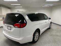Used 2020 Chrysler Pacifica 4d Wagon Touring at Ideal Cars Llc near Mesa, AZ