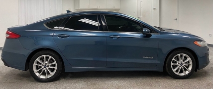 Used 2019  Ford Fusion Hybrid 4d Sedan FWD SE at Ideal Cars Llc near Mesa, AZ