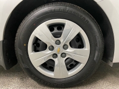 Used 2017  Chevrolet Cruze 4d Sedan LS Auto at Ideal Cars Llc near Mesa&comma; AZ