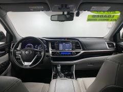 Used 2016  Toyota Highlander 4d SUV AWD Limited Platinum at Ideal Cars Llc near Mesa&comma; AZ