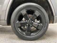 Used 2015  Jeep Grand Cherokee 4d SUV 2WD Laredo Altitude at Ideal Cars Llc near Mesa&comma; AZ