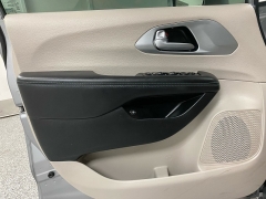 Used 2019  Chrysler Pacifica Hybrid 4d Wagon Touring L at Ideal Cars Llc near Mesa, AZ