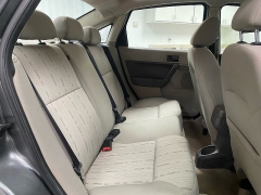 Used 2010  Ford Focus 4d Sedan SE at Ideal Cars Llc near Mesa&comma; AZ