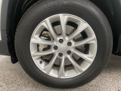 Used 2021  Jeep Cherokee Latitude 4x4 at Ideal Cars Llc near Mesa&comma; AZ