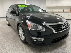 Used 2015  Nissan Altima 4d Sedan SL 2&period;5L at Ideal Cars Llc near Mesa&comma; AZ