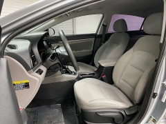 Used 2017  Hyundai Elantra 4d Sedan SE Auto at Ideal Cars Llc near Mesa&comma; AZ