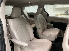 Used 2019  Chrysler Pacifica Hybrid 4d Wagon Touring L at Ideal Cars Llc near Mesa, AZ