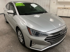 Used 2019  Hyundai Elantra 4d Sedan SE Auto at Ideal Cars Llc near Mesa&comma; AZ