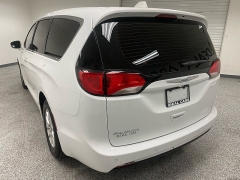 Used 2020 Chrysler Pacifica 4d Wagon Touring at Ideal Cars Llc near Mesa, AZ