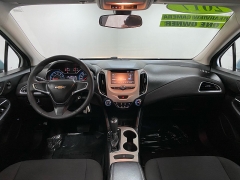 Used 2017  Chevrolet Cruze 4d Sedan LS Auto at Ideal Cars Llc near Mesa&comma; AZ