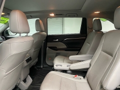 Used 2016  Toyota Highlander 4d SUV AWD Limited Platinum at Ideal Cars Llc near Mesa&comma; AZ