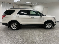 Used 2017 Ford Explorer 4d SUV FWD XLT at Ideal Cars Llc near Mesa, AZ
