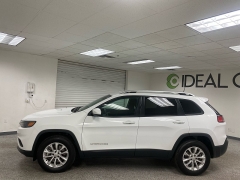 Used 2021  Jeep Cherokee Latitude 4x4 at Ideal Cars Llc near Mesa&comma; AZ