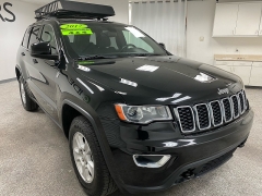 Used 2017  Jeep Grand Cherokee 4d SUV 4WD Laredo at Ideal Cars Llc near Mesa&comma; AZ