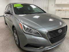 Used 2017  Hyundai Sonata Plug-In Hybrid 4d Sedan at Ideal Cars Llc near Mesa&comma; AZ