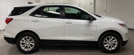 Used 2018  Chevrolet Equinox 4d SUV AWD LS at Ideal Cars Llc near Mesa&comma; AZ