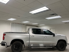 Used 2021  Chevrolet Silverado 1500 2WD Crew Cab 147" LT at Ideal Cars Llc near Mesa&comma; AZ