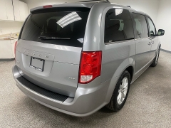 Used 2020  Dodge Grand Caravan 4d Wagon SXT at Ideal Cars Llc near Mesa&comma; AZ