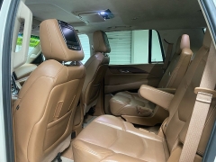 Used 2015  Cadillac Escalade 4d SUV 4WD Platinum at Ideal Cars Llc near Mesa&comma; AZ
