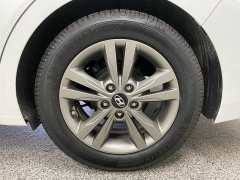 Used 2017  Hyundai Elantra 4d Sedan SE Auto at Ideal Cars Llc near Mesa&comma; AZ